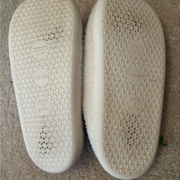 Cozy Women’s Slippers with Bow Design - Picture 8 of 9